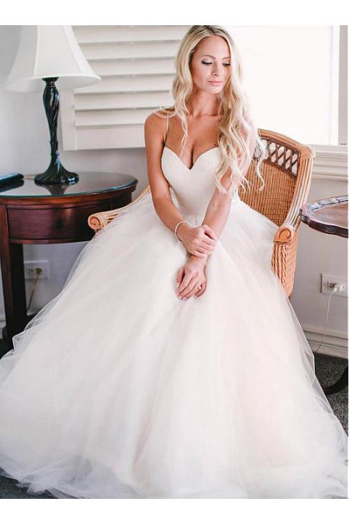 Simple Timeless Ball Gown Strapless Sweetheart Tulle Wedding Dress with Ribbon 