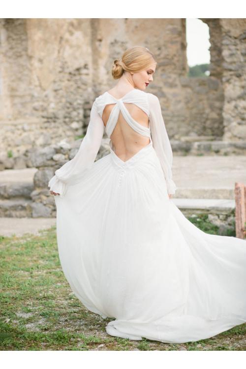 Simple Backless Long Sleeved V Nec Chiffon Wedding Dress 
