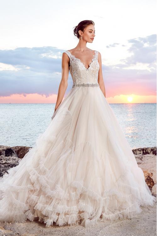 Pretty Sleeveless Princess A-line Tiers Tulle Wedding Dress with Beaded Belt