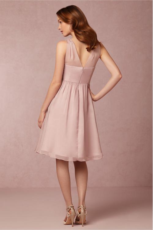 Sleeveless Dusty Pink Chiffon Knee Length Bridesmaid Dress with Crystal Ribon 