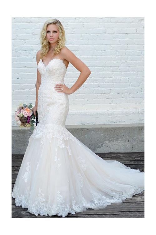 Vintage Lace Appliques Long Mermaid Tulle Strapless Wedding Dress 