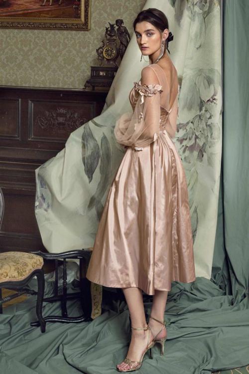  A-line Illusion Bateau Neckline Long Sleeves Pockets Hand Made Flowers Knee-length Short Taffeta Prom Dress