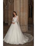  A-line Strapless Sleeveless Lace Appliques Long Tulle Wedding Dresses