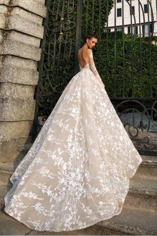 Gorgeous Lace Embroidery Long Princess Blush Wedding Dress with Long Sleeves