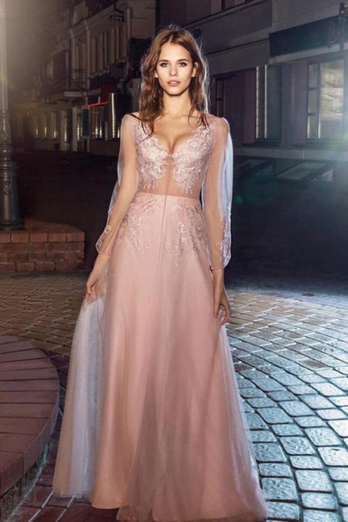  A-line V-neck Long Sleeves Lace Appliques Sweep/Brush Train Long Tulle Prom Dresses with Pearl Buttons