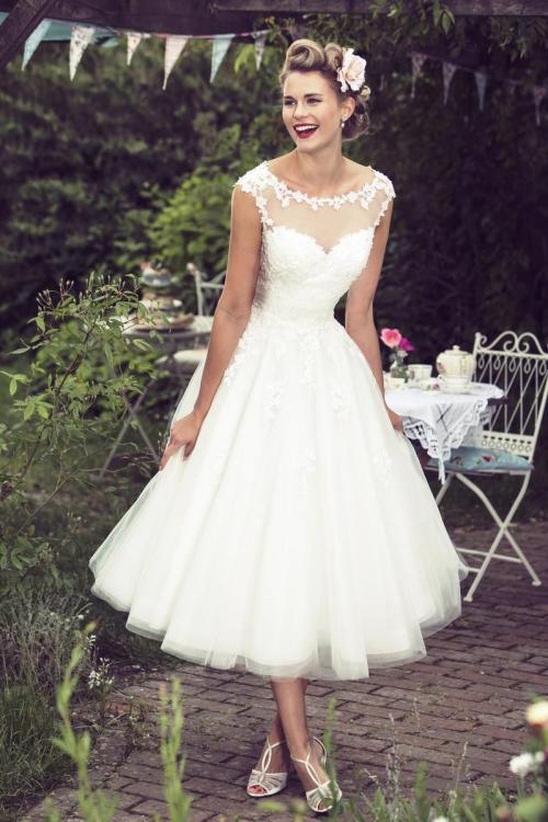 Tea Length Illusion Neck Lace Bodice A-line Tulle Wedding Dress 