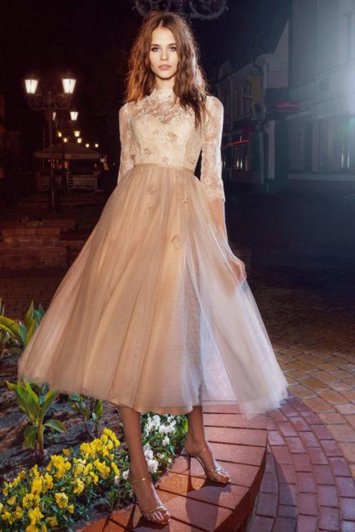  A-line Jewel Neckline 3/4 Length Sleeves Lace Bodice Hand Made Flowers Tea-length Short Tulle Cocktail Dresses