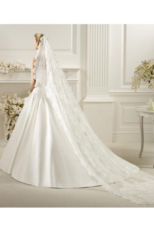 Honorable One Tier Lace Fabric Wedding Veils 
