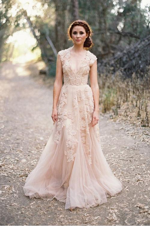 Floral Lace Trimmed Long A-line Tulle Full Back Wedding Dress with Exquisite Lace 
