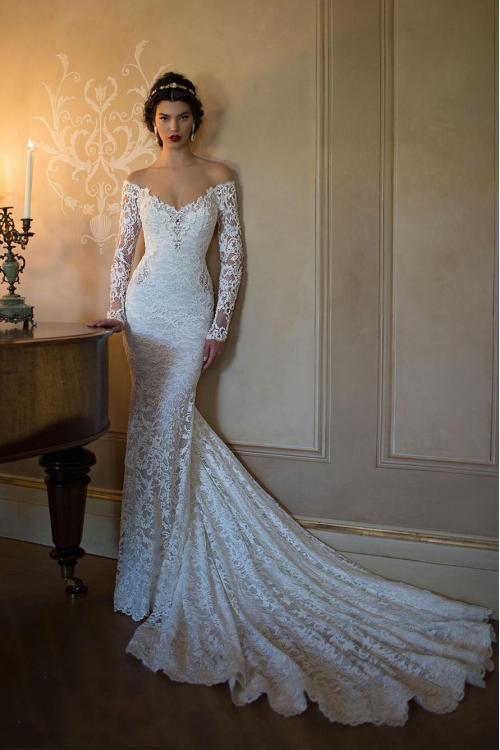 Off the Shoulder V Neck Crystal Detailling Lace Mermaid Wedding Dress with Long Sleeves 