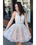 Charming V-neck Sleeveless Lace Appliques Mini Bridesmaid Tulle Short Dress with Beading Belt