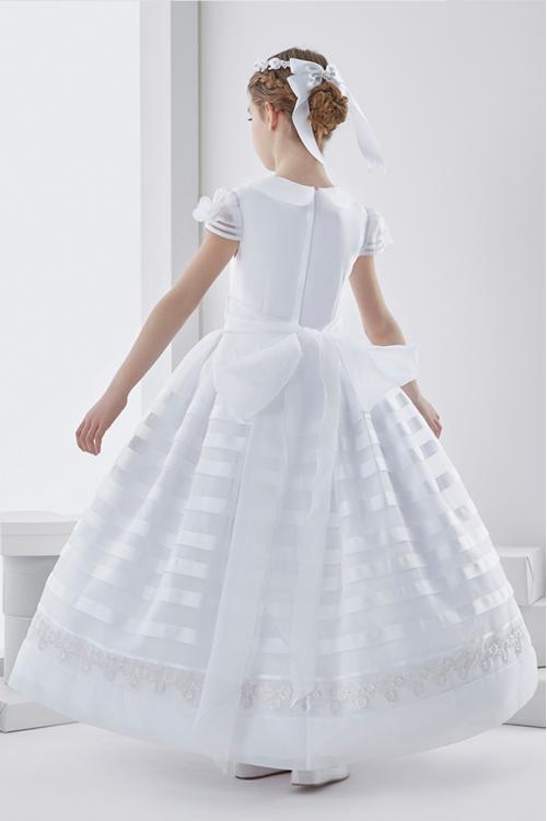 Vintage Ball Gown Lace Appliques Long White Organza Communion Dress with Dramatic Bow 