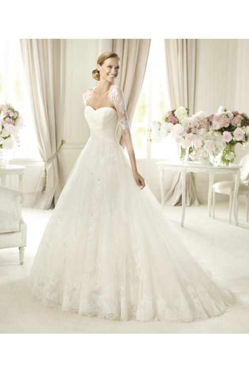 Honorable A-line Sweetheart Lace Sweep/Brush Train Tulle Wedding Dresses 