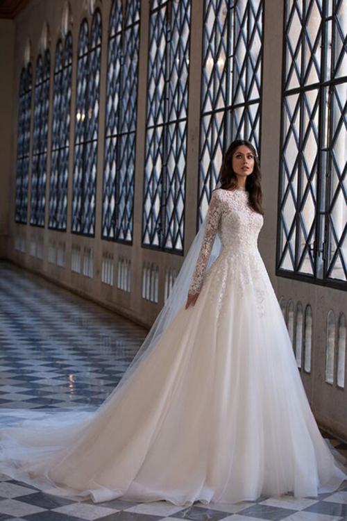  Elegant A-line Jewel Neck Long Sleeves Lace Appliques Court Train Long Tulle Wedding Dresses