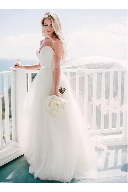 Simple Timeless Ball Gown Strapless Sweetheart Tulle Wedding Dress with Ribbon 