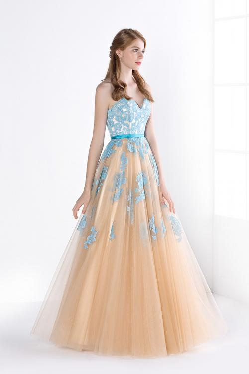Ball Gown Sweetheart Lace Appliques Long Champagne Tulle Prom Dress with Ribbon