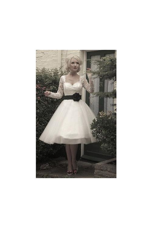 Long Sleeved Lace Bodice A-line Tulle Wedding Dress with Black Ribbon 