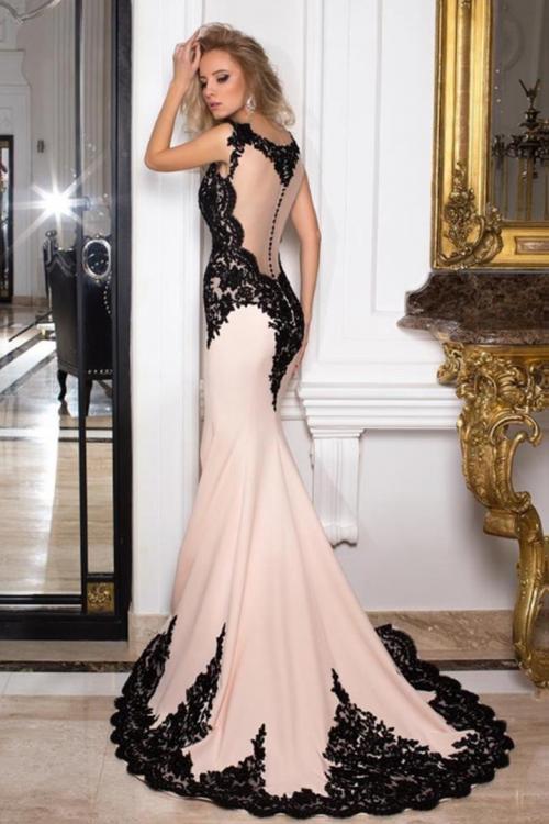 Elegant Jewel neckline Lace Appliques Mermaid Long Satin Prom Dress