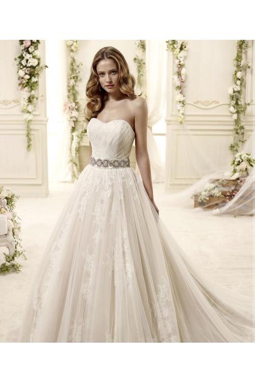 Charming A-line Strapless Beading&Crystal Lace Chapel Train Tulle Wedding Dresses 