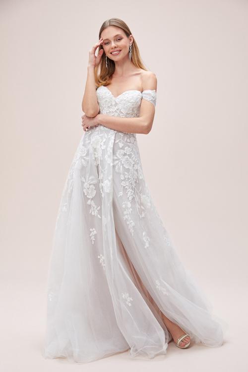  A-line Sweetheart Lace Appliques Split Sweep/Brush Train Long Organza Wedding Dresses