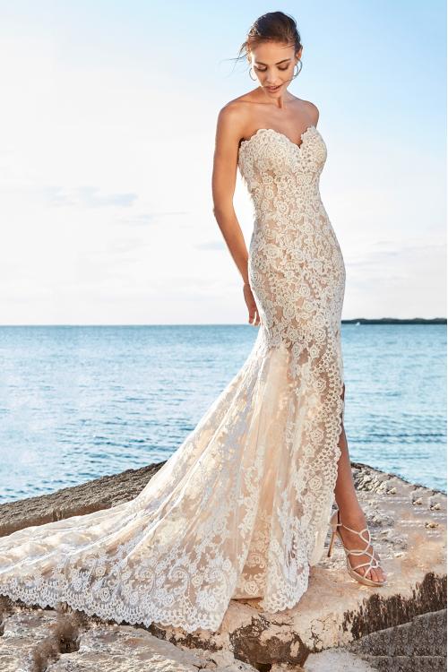 Elegant Sweetheart Long Mermaid Beach Wedding Dress