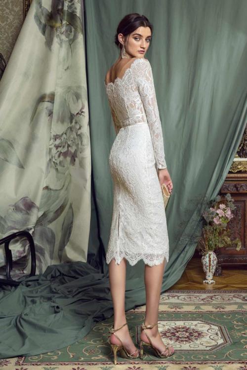  Sheath/Column Bateau Neckline Long Sleeves Lace Knee-length Short Evening Dresses