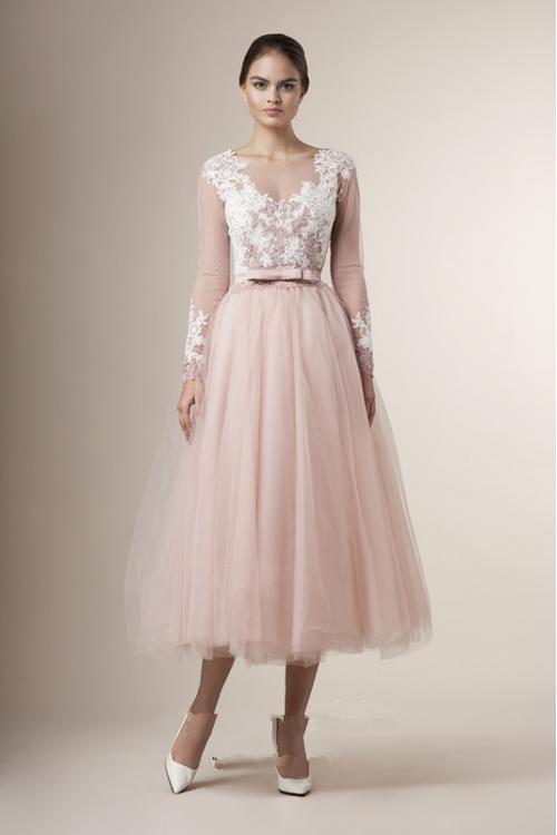 Tea Length Illusion Neck Long Sleeve Lace Pearl Pink Tulle Bridesamid Dress with Ribbon 