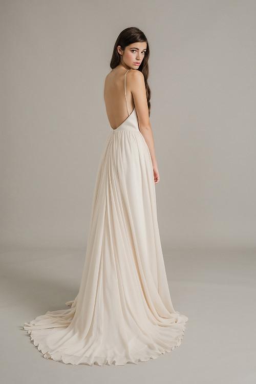 Simple A-line Sweep/Brush Train Spaghetti Straps Long Chiffon Wedding Dress 