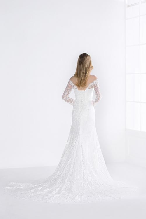 White V Neck A-line Long Sleeve Lace Wedding Dress 