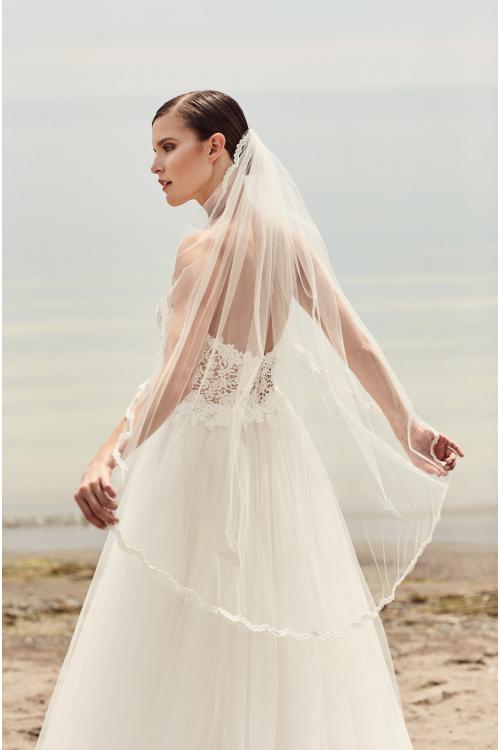 Beautiful Lace Hemline Ivory Tulle Bridal Wedding Veil Single Layer