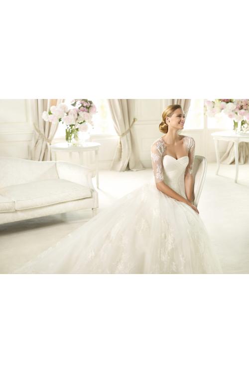 Honorable A-line Sweetheart Lace Sweep/Brush Train Tulle Wedding Dresses 