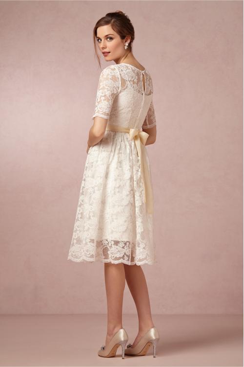 Short Sleeved A-line Knee Length Lace Wedding Dress with Ribbon 