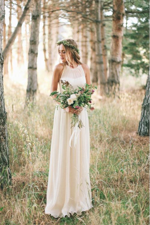 Simple Halter Jewel Neck A-line Chiffon Wedding Dress 