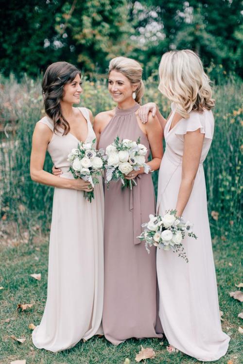 Halter Neck Sleeveless Long Chiffon Bridesmaid Dress with Zipper 