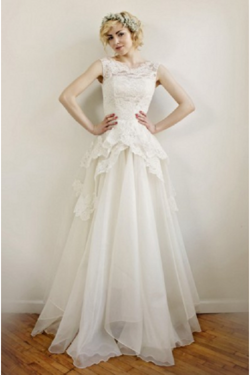 Sleeveless Jewel Neck A-line Long Lace and Organza Wedding Dress 