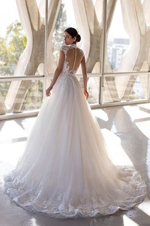 Sexy A-line High Neck Cap Sleeves Appliques Lace Sweep/Brush Train Long Tulle Wedding Dresses with Buttons Back