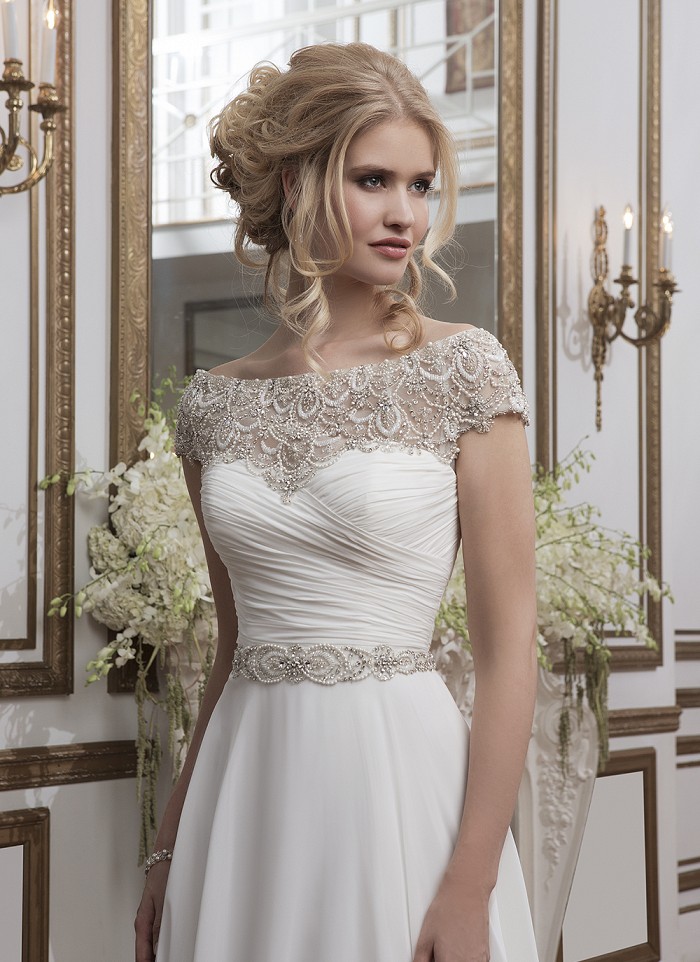 Hot Sale Bateau Neck Lace Top A-line Chiffon Crystal Waist Wedding Dress with Short Sleeves _3